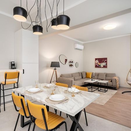 Bright & Sunny Stylish Apt With 2Bdr And 2Bth Sofia Bagian luar foto