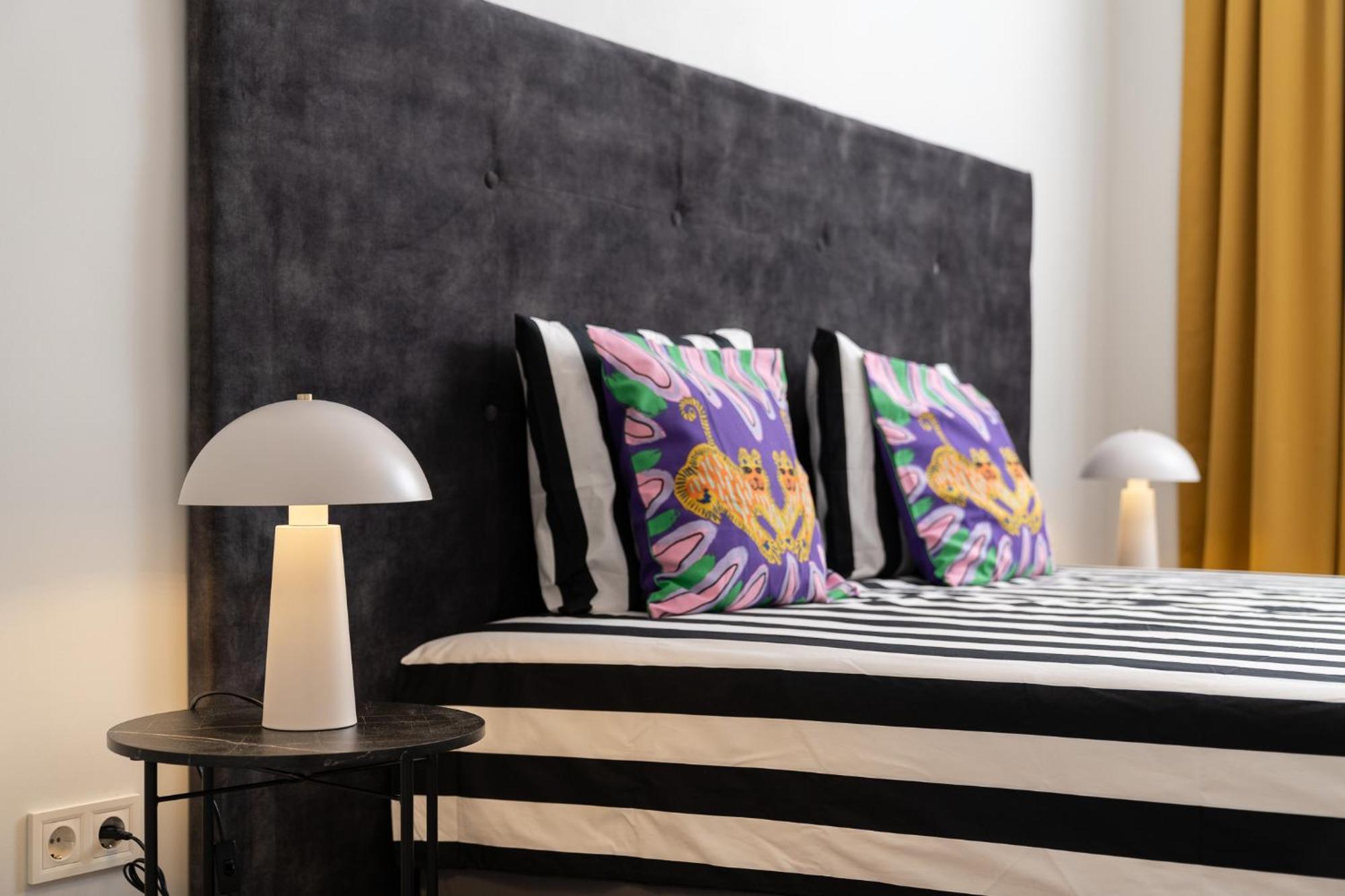 Bright & Sunny Stylish Apt With 2Bdr And 2Bth Sofia Bagian luar foto