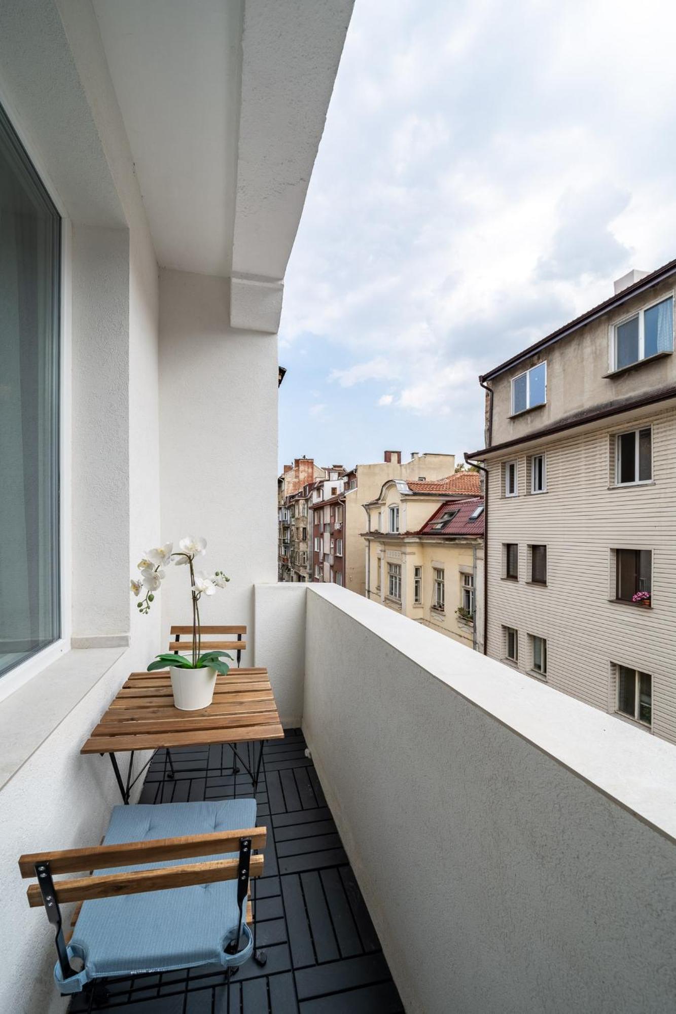 Bright & Sunny Stylish Apt With 2Bdr And 2Bth Sofia Bagian luar foto